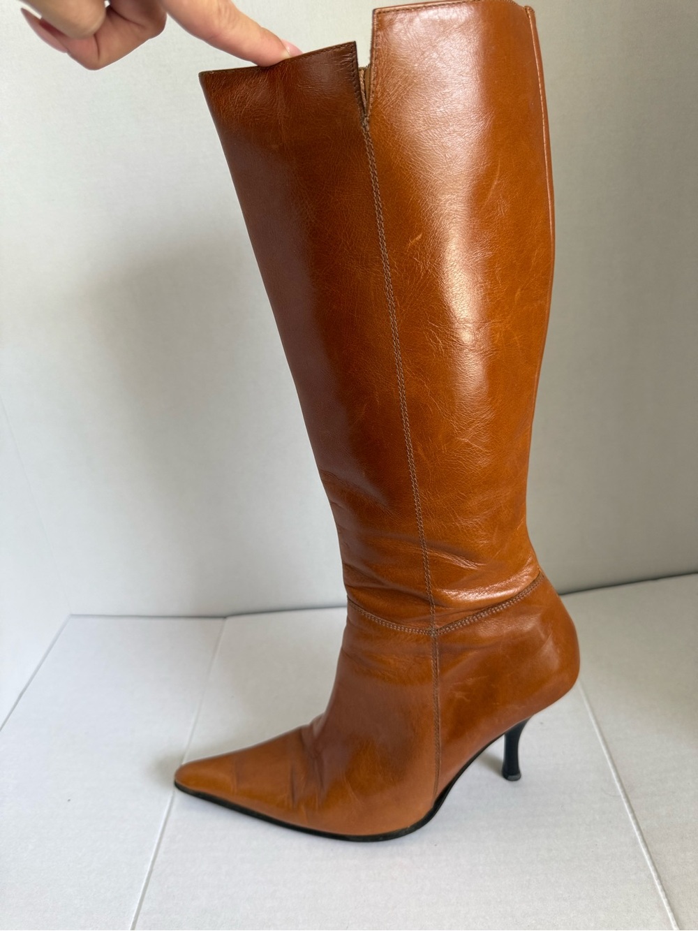 Italian 39 Gorgeous Tall Pointed Leather Boots Classic Cognac Brown-READ